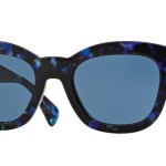 Luxottica Group - PAUL SMITH - Dannel, l'occhiale carismatico pensato per la donna sicura di sè, presenta proporzioni oversize che coferiscono volume alla montatura.