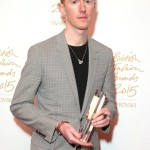 Jordan Askill è il vincitore del premio come miglior Accessory Designer emergente