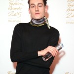 Thomas Tait è il vincitore del premio come miglior Womanswear Designer emergente