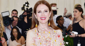 NEW YORK, NY - MAY 01: Julianne Moore arrives at "Rei Kawakubo/Comme des Garcons: Art Of The In-Between" Costume Institute Gala at The Metropolitan Museum on May 1, 2017 in New York City.  (Photo by Sean Zanni/Patrick McMullan via Getty Images)
